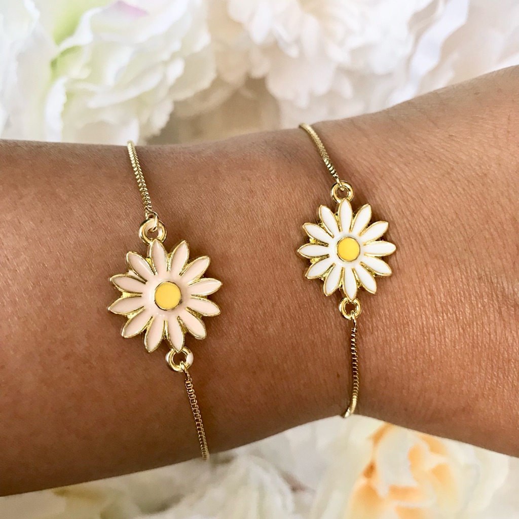 Pink Or White Daisy Bracelet Adjustable Bracelet Nwt